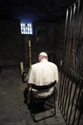 pope francis at auschwitz